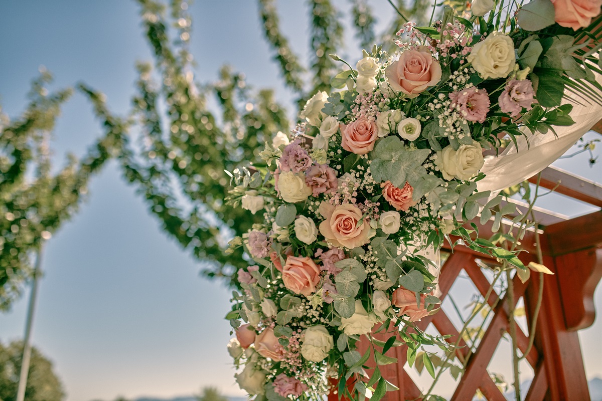 Poročni aranžma za ceremonijo – poročna dekoracija Velenje